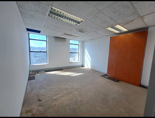772M² OFFICE TO LET IN CRAIGHALL